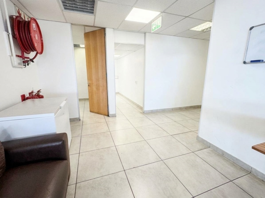 To Let Commercial Property for Rent in Plattekloof Western Cape
